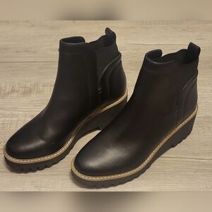 DV Black Ankle Boots. 9.5